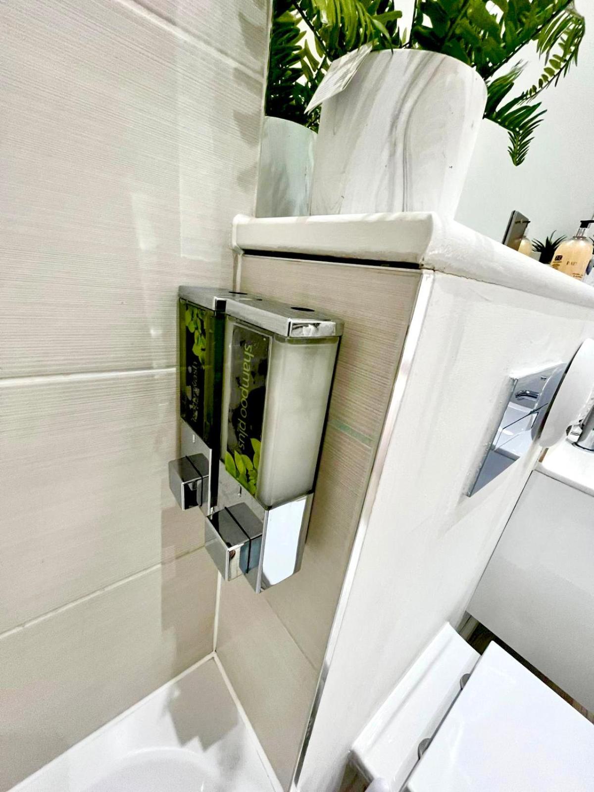 The Penthouse Margate, Balconies, Sea View, Gated Parking, Air Con! Apartamento Exterior foto