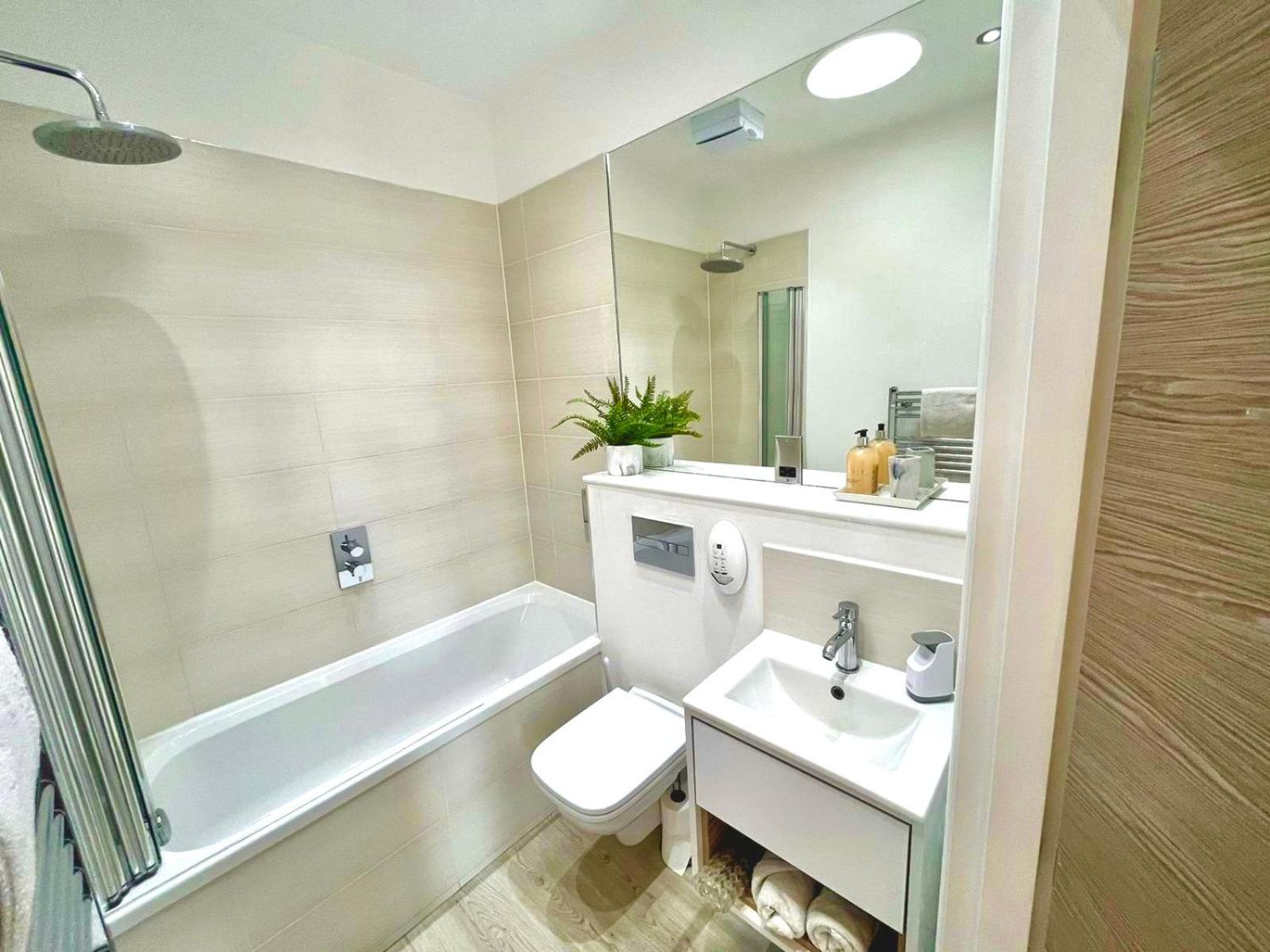 The Penthouse Margate, Balconies, Sea View, Gated Parking, Air Con! Apartamento Exterior foto